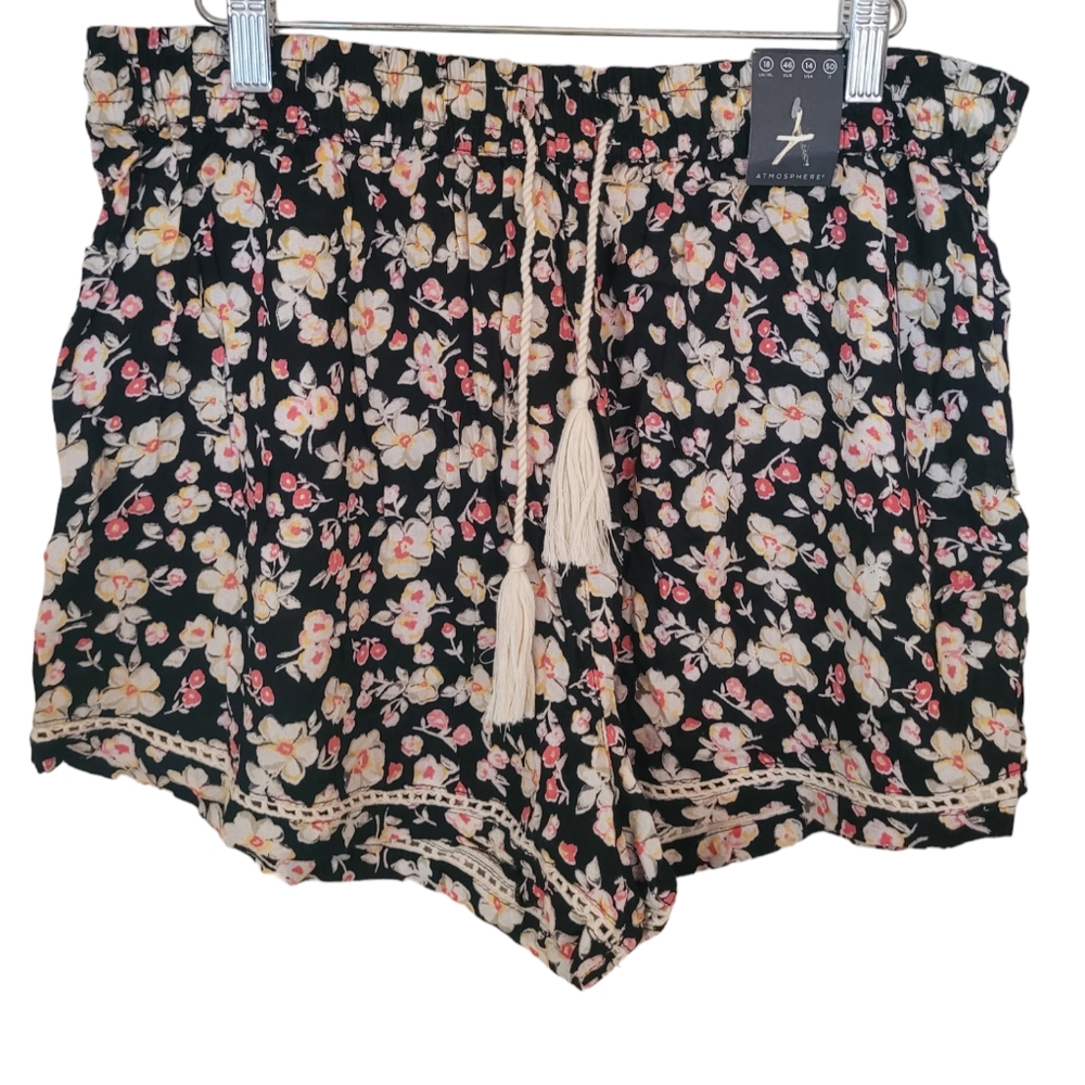 Womens Atmosphere Floral Shorts NWT Sz 14
